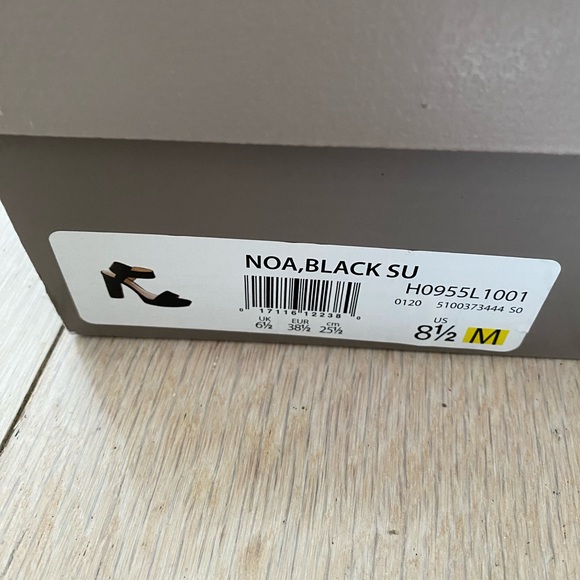 New in Box Franco Sarto Black Suede Platform Heeled Sandal - Picture 6 of 8